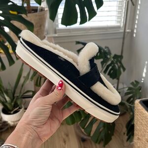 Vans Women's Cozy Black and Cream  Mules Sneakers W10.5